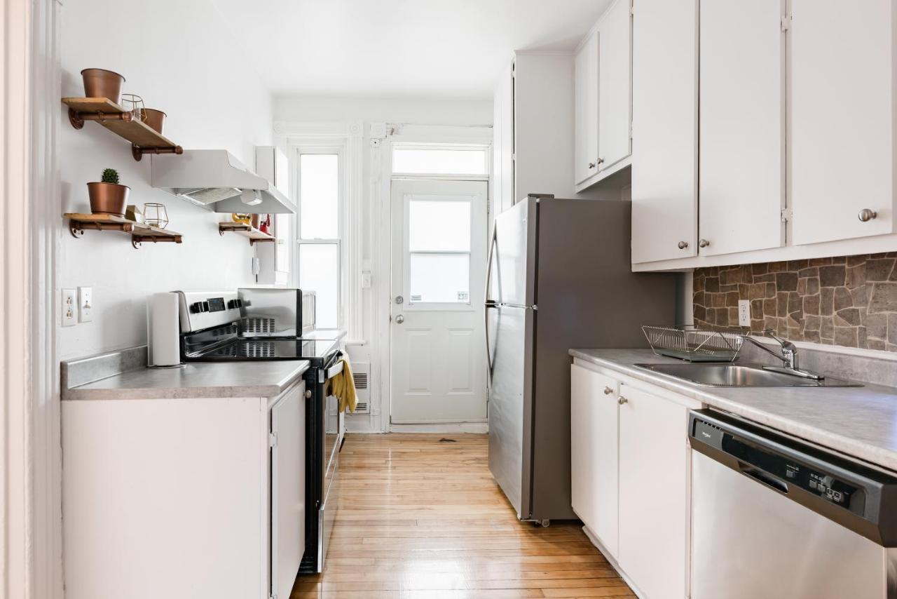 Apartments Near Montreal Olympic Park Екстер'єр фото