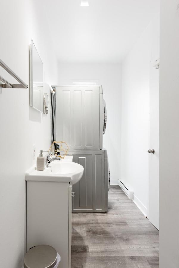 Apartments Near Montreal Olympic Park Екстер'єр фото
