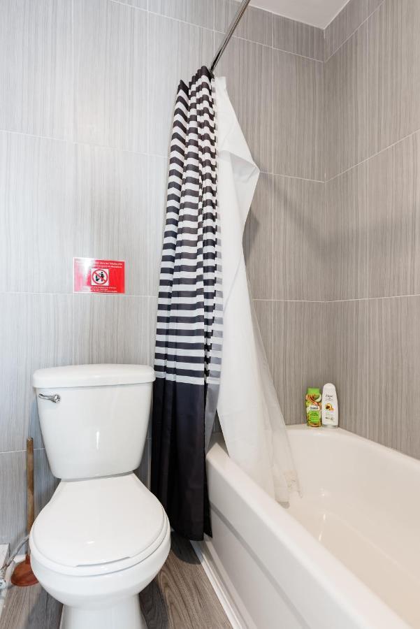 Apartments Near Montreal Olympic Park Екстер'єр фото