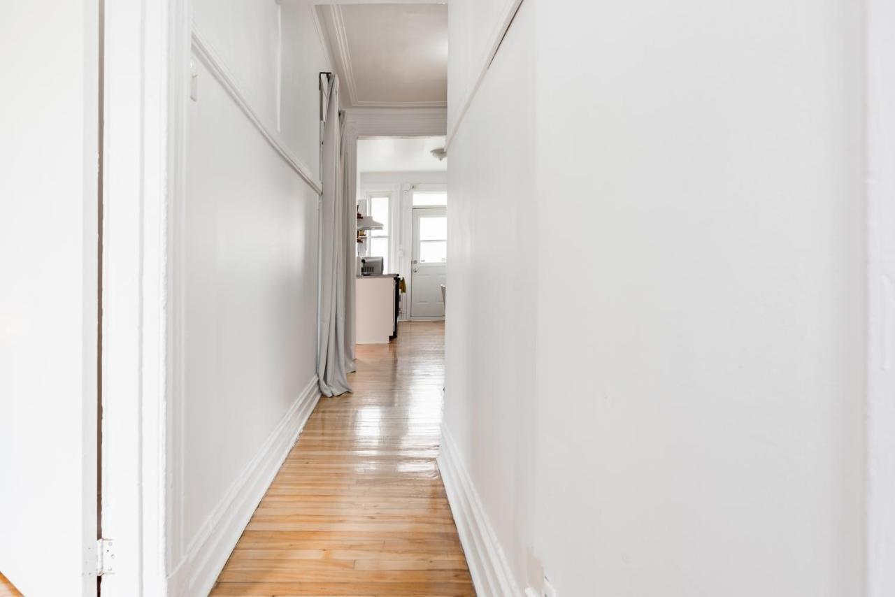 Apartments Near Montreal Olympic Park Екстер'єр фото