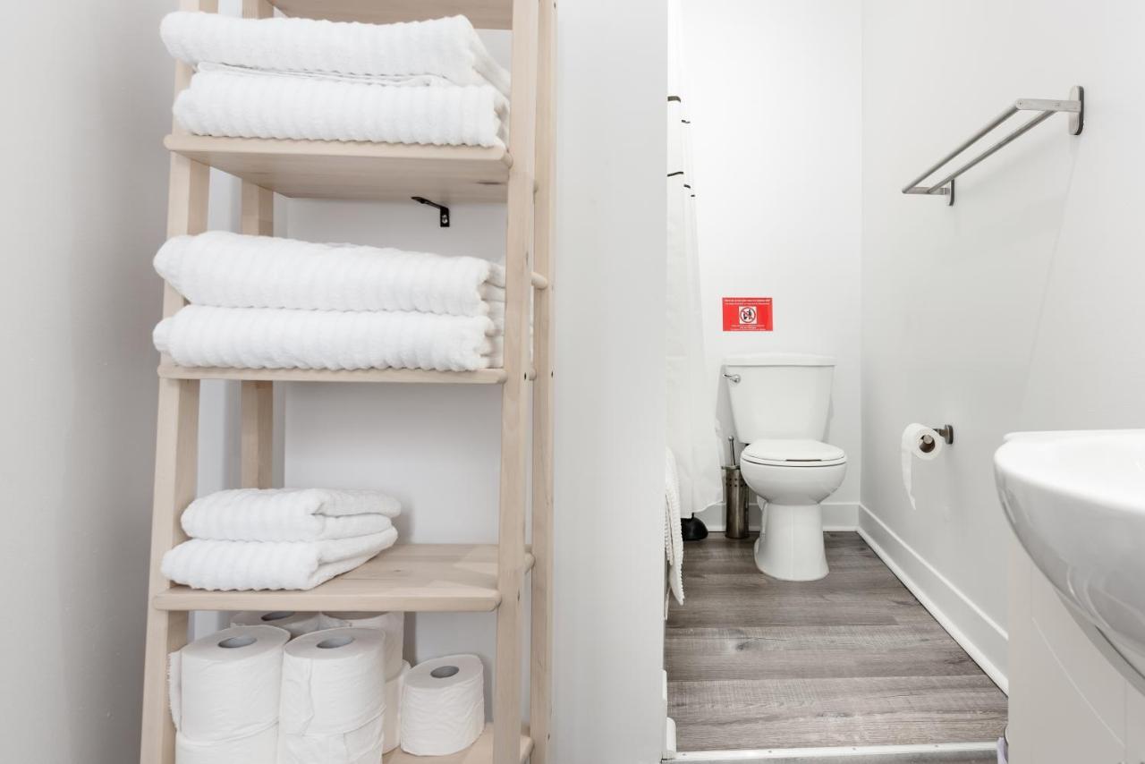 Apartments Near Montreal Olympic Park Екстер'єр фото